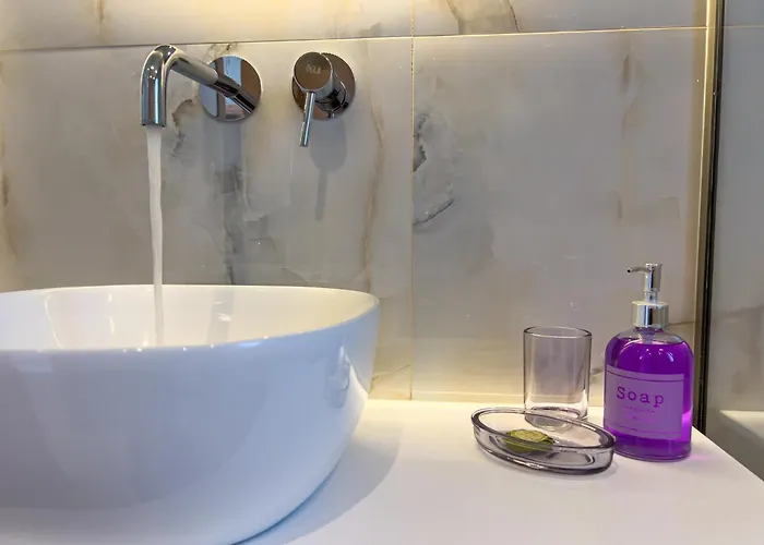 B Cozy يميناريا